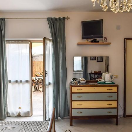 Bed and Breakfast La Terra Di Mingo à Vado Ligure Extérieur photo