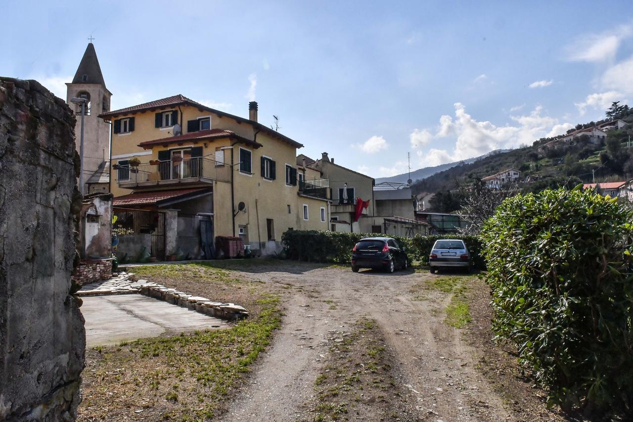 Bed and Breakfast La Terra Di Mingo à Vado Ligure Extérieur photo
