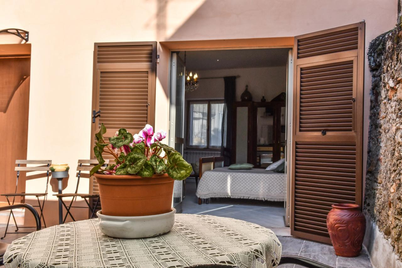 Bed and Breakfast La Terra Di Mingo à Vado Ligure Extérieur photo