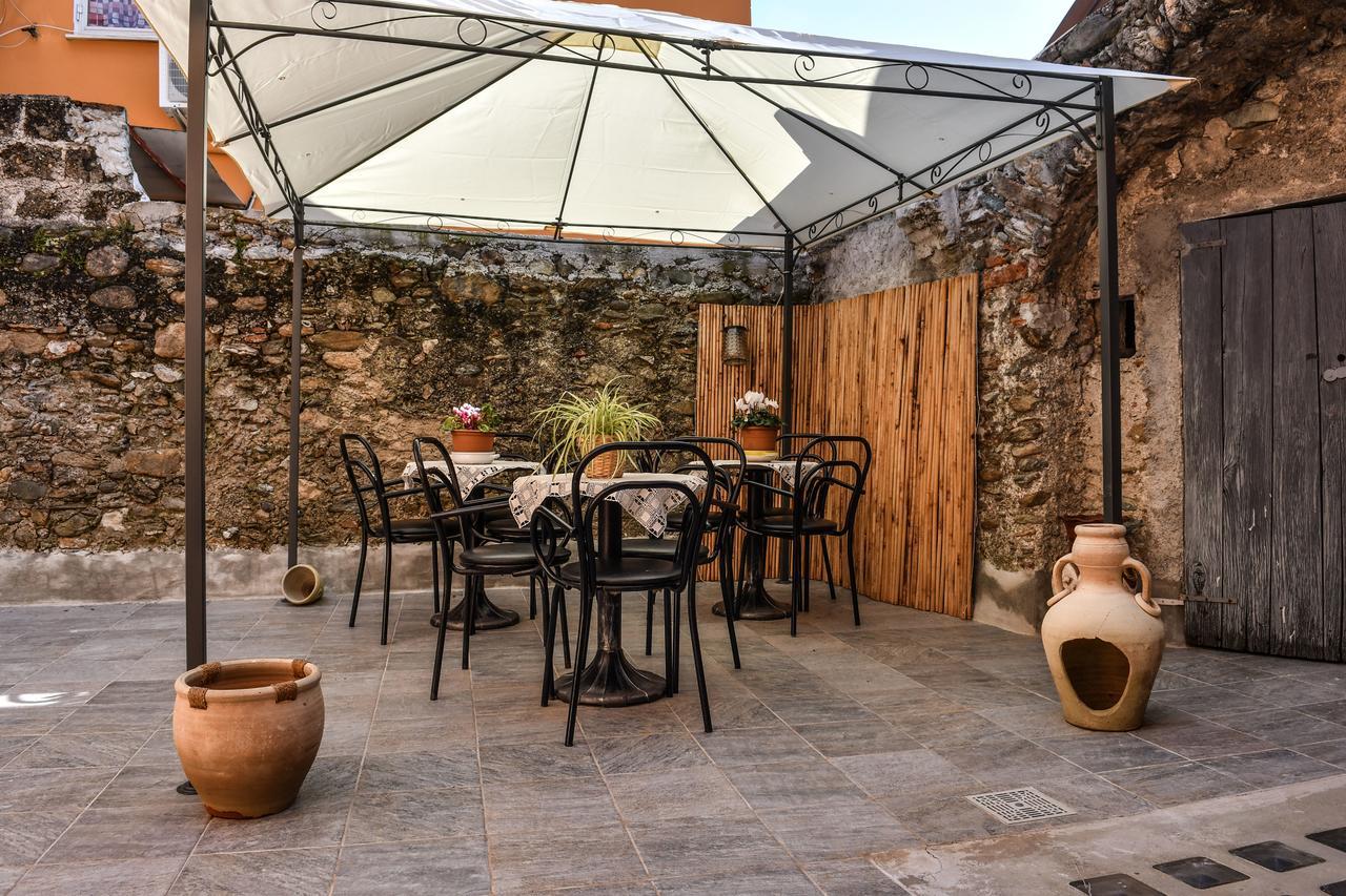 Bed and Breakfast La Terra Di Mingo à Vado Ligure Extérieur photo